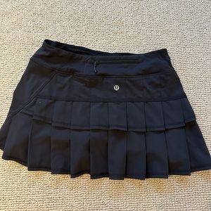 black lululemon mini skirt